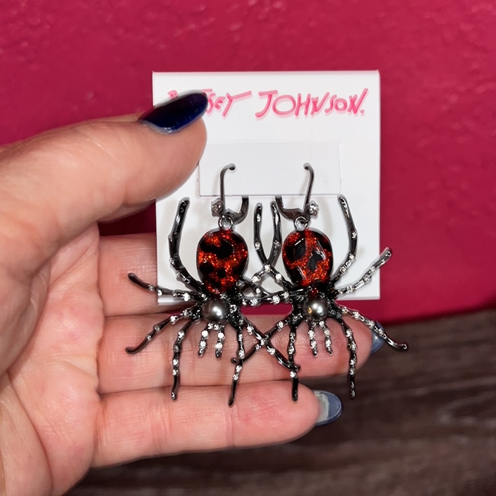 NWT Betsey Johnson,red/black spider earrings great for Halloween - Picture 9 of 12